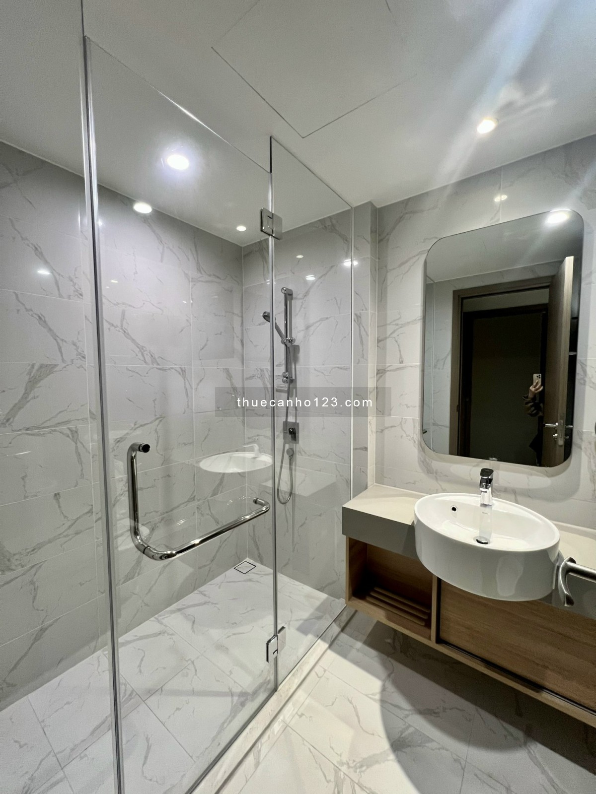 Cho thuê căn hộ cao cấp Zenity Số 608 mặt tiền đường Võ Văn Kiệt, Phường Cầu Kho, Quận 1, TP. HCM