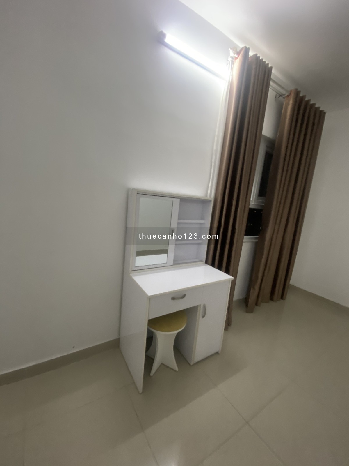 Cho thuê căn hộ full nội thất 2pn 2wc - Chung cư Đạt Gia Residence
