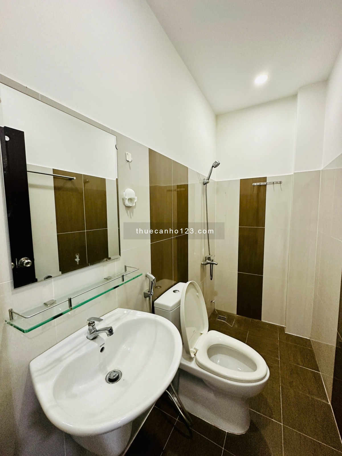 Cho thuê căn hộ 2PN - Thành Thái quận 10