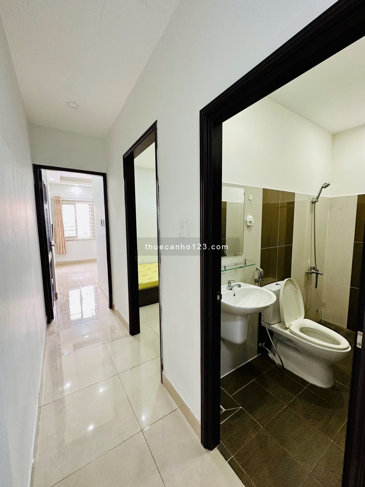 Cho thuê căn hộ 2PN - Thành Thái quận 10