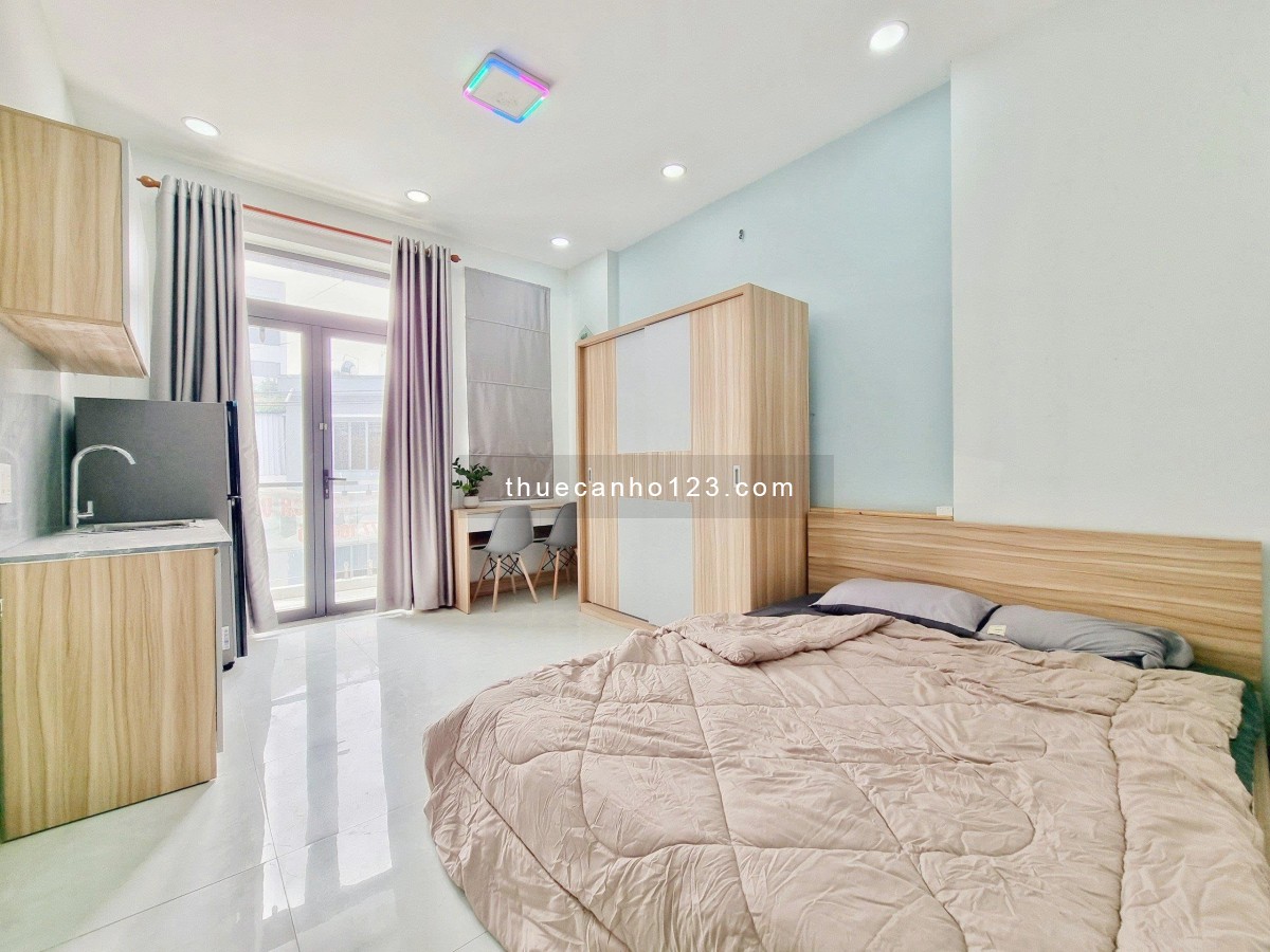 Studio ban công - Máy giặt riêng - Full nội thất tại trung tâm Quận 10