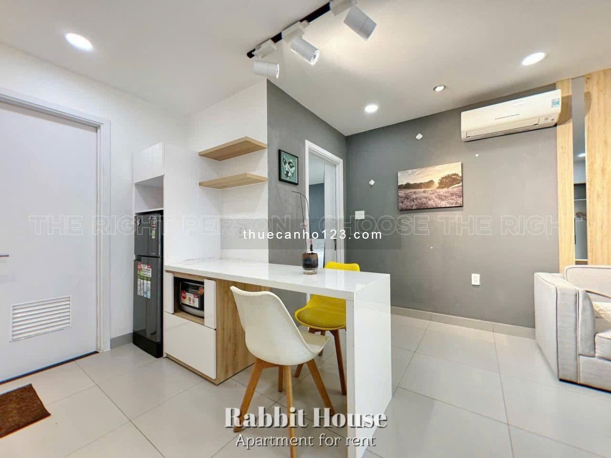 Cho Thuê Căn Hộ 1 Phòng Ngủ Ban Công Full Nội Thất Ngay Vòng Xoay Cống Quỳnh, Bùi Viện, Quốc Thanh