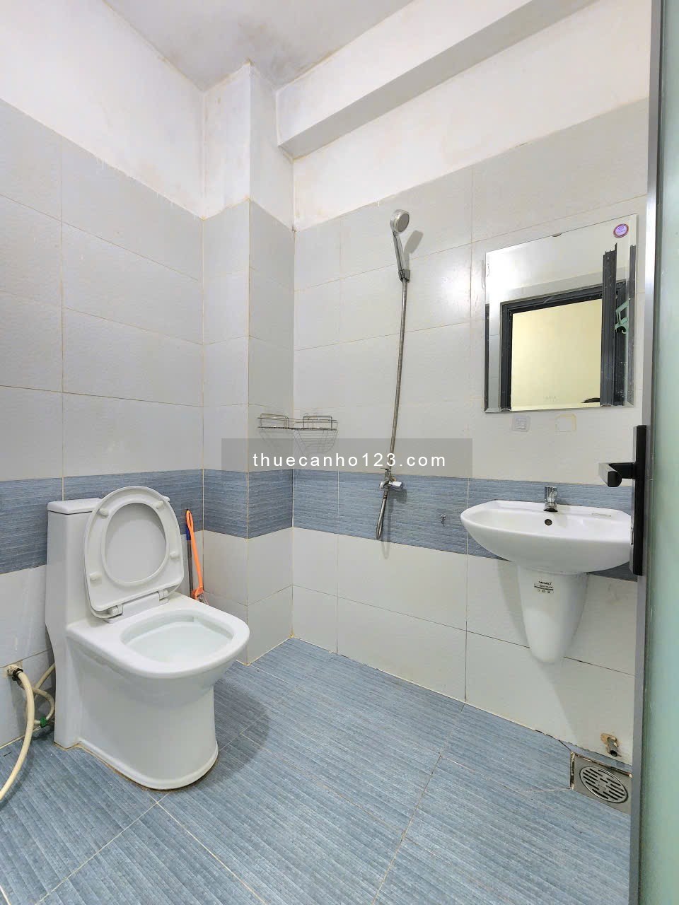 Phòng gác lửng Tân Bình gần Sân bay công viên Hoàng Văn Thụ giá tốt