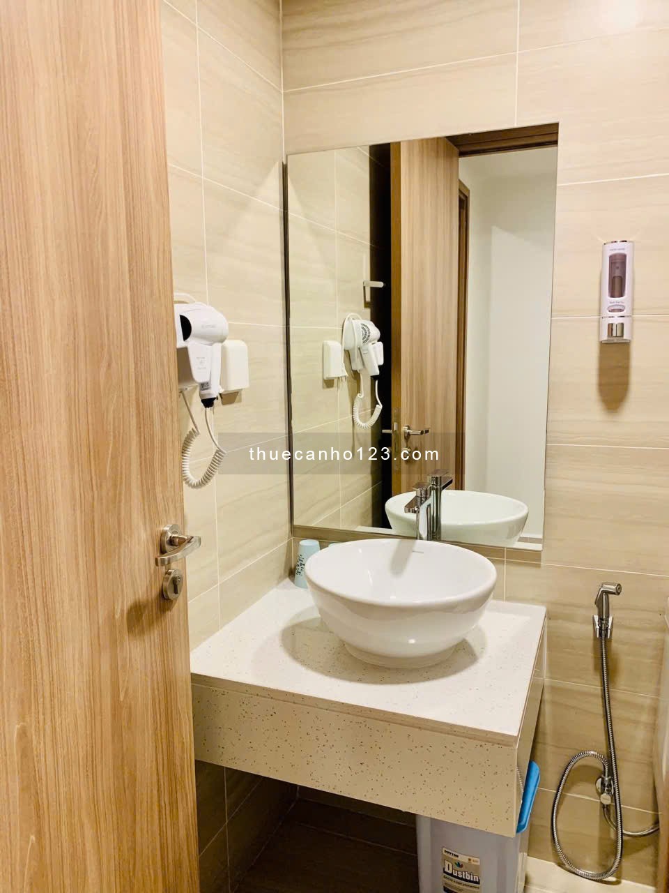 Căn Hộ Soho Residence 100 Cô Giang Quận 1