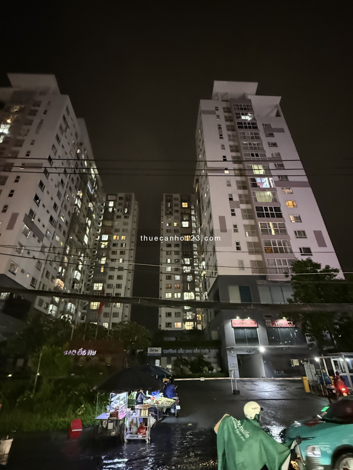 Chính chủ cho thuê căn hộ Hưng Phát 1, 2pn, 2wc, nhà trống diện tích 83,7m2. Căn góc!