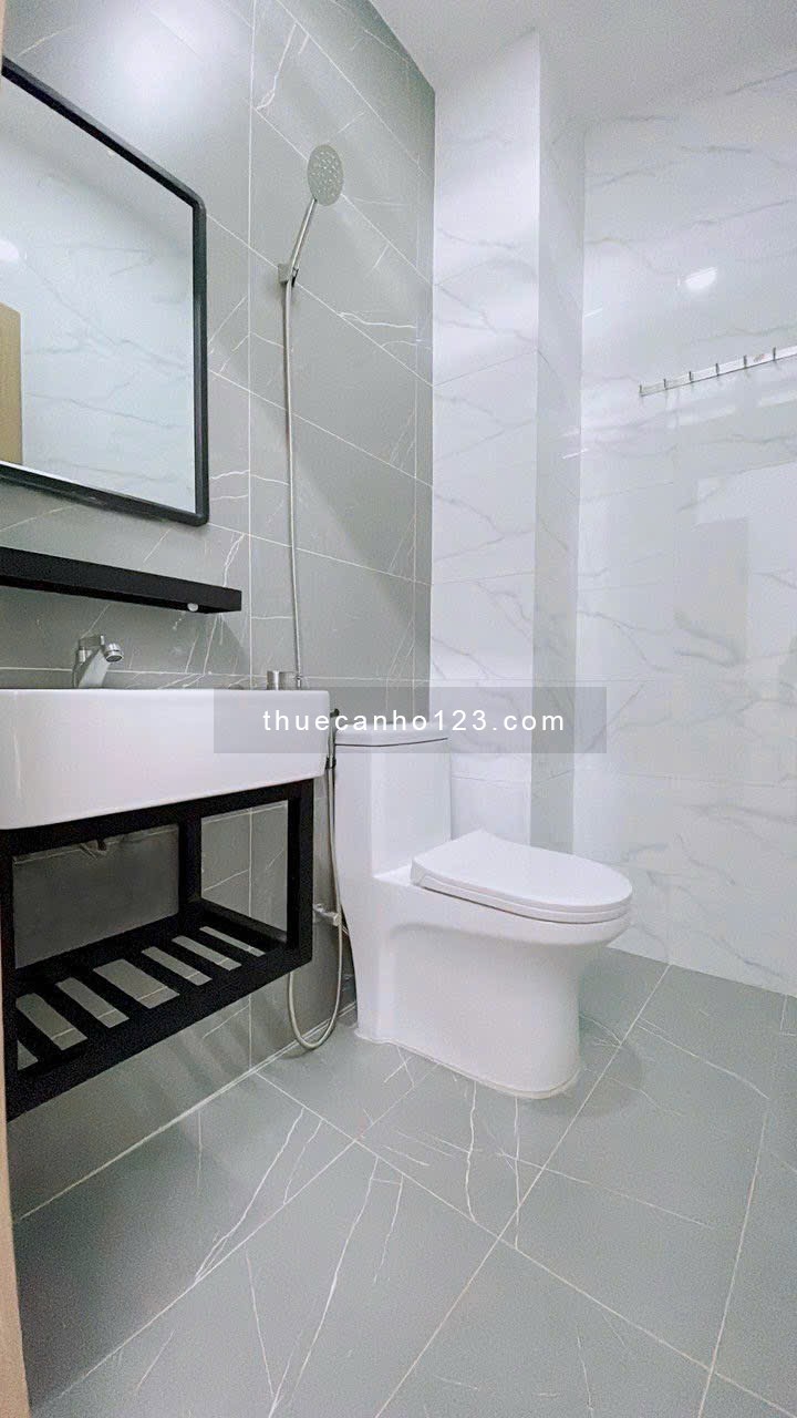 Cho thuê căn hộ dịch vụ có cửa sổ lớn, thoáng mát, gần Ga Sài Gòn, Công viên Lê Thị Riêng và chợ HH