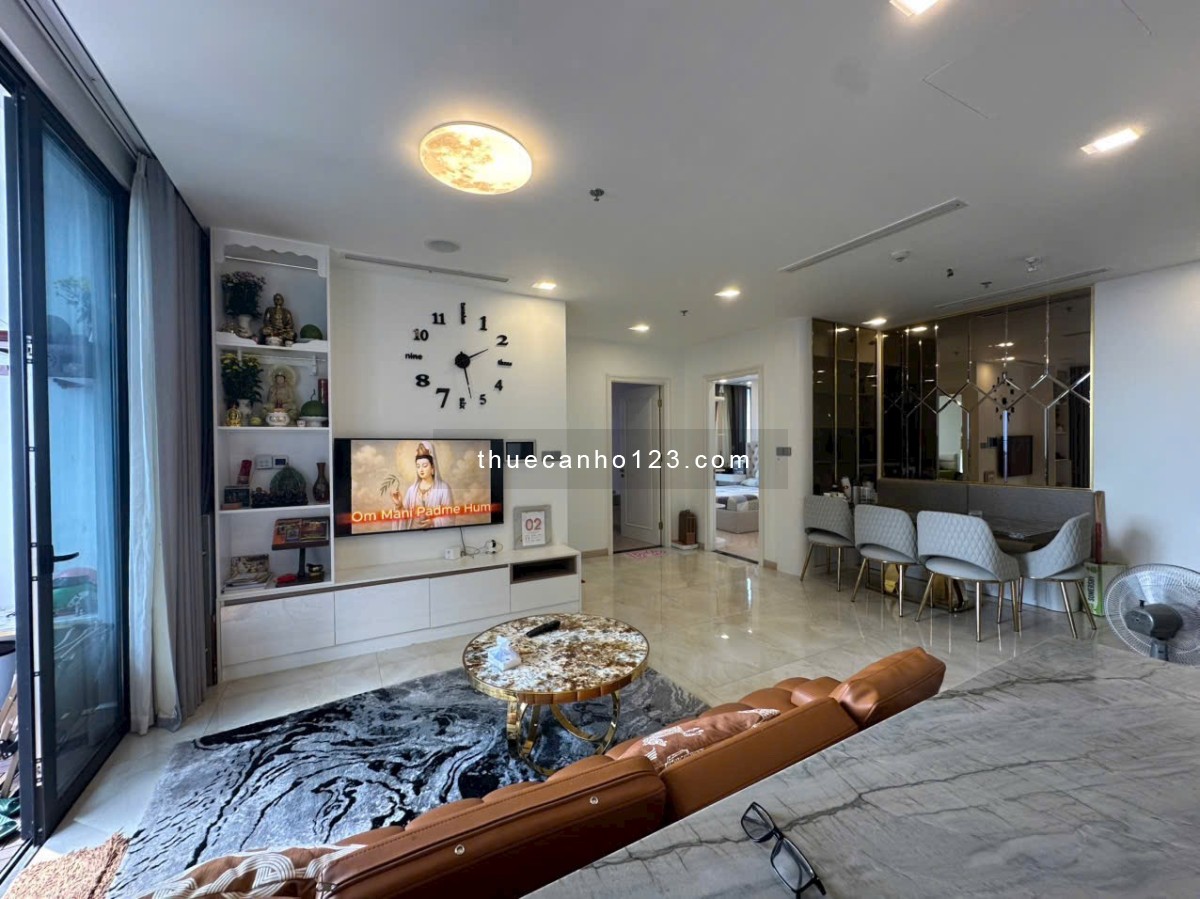 Cho thuê 3 PN 2WC 2Bancon Vinhomes Golden River (Ba Son ), Quận 1, HCM