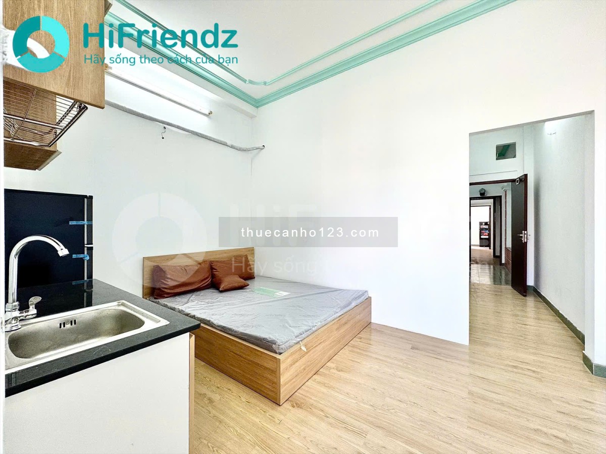 Cho thuê căn hộ 2 phòng ngủ – Có ban công rộng – Gần đường Cách Mạng Tháng 8, Quận 10.