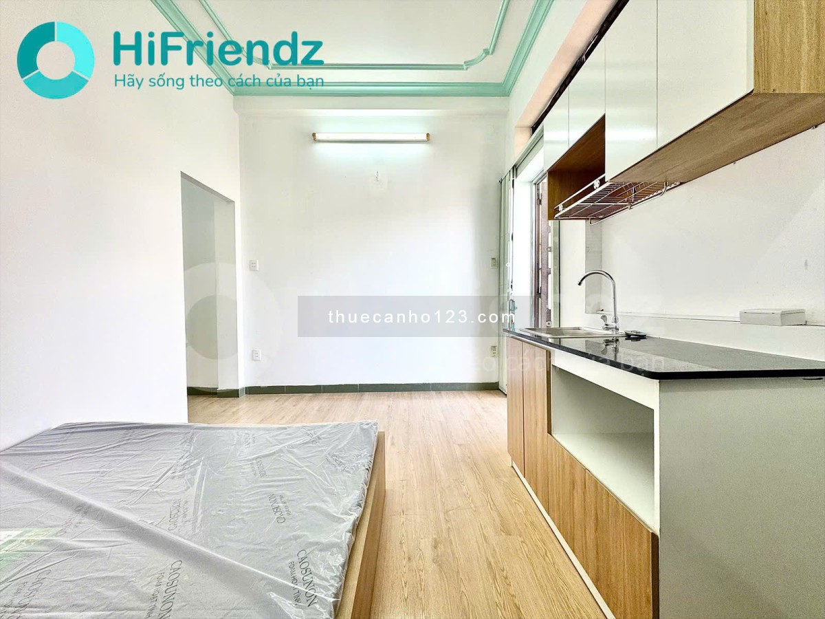 Cho thuê căn hộ 2 phòng ngủ – Có ban công rộng – Gần đường Cách Mạng Tháng 8, Quận 10.