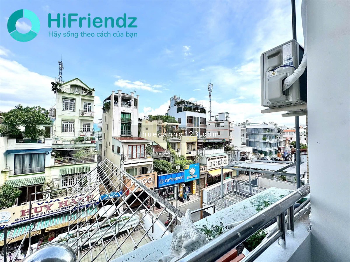 Cho thuê căn hộ 2 phòng ngủ – Có ban công rộng – Gần đường Cách Mạng Tháng 8, Quận 10.