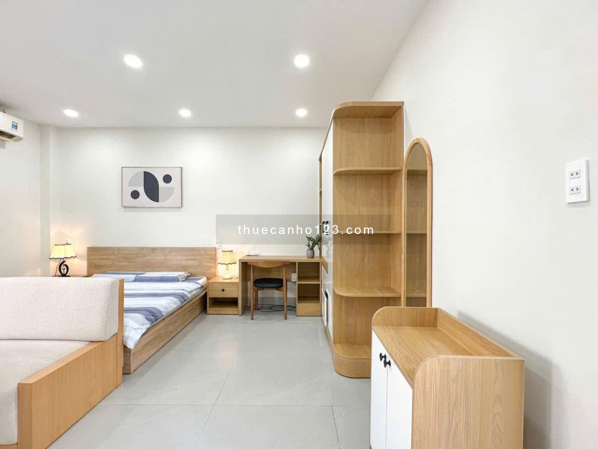 Cho thuê căn hộ 1PN 50m2 ban công sân vườn Máy giặt riêng Full Nội Thất trên đường Lê Văn Sỹ Quận 3