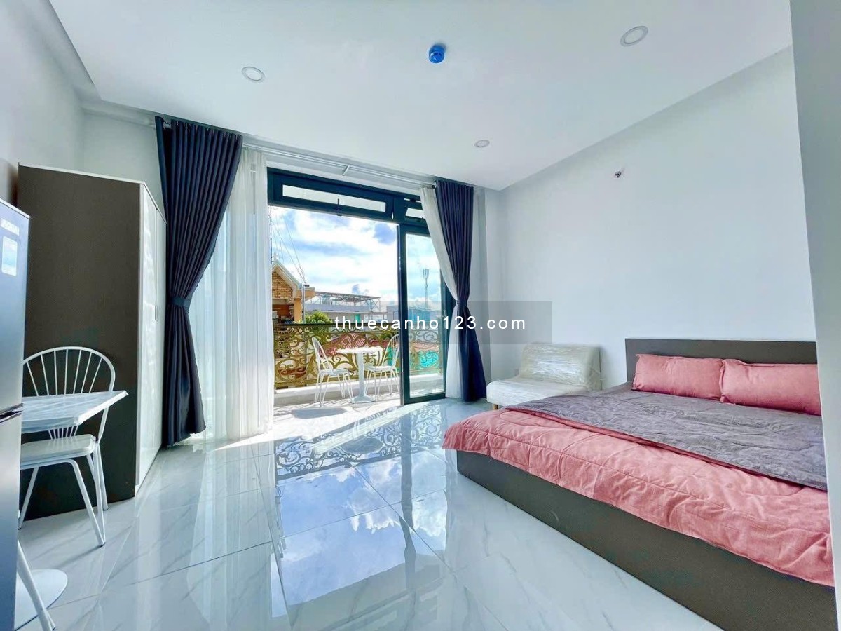 Cho thuê studio ban công - thang máy - hầm xe - bảo vệ gần Chợ Hoàng Hoa Thám