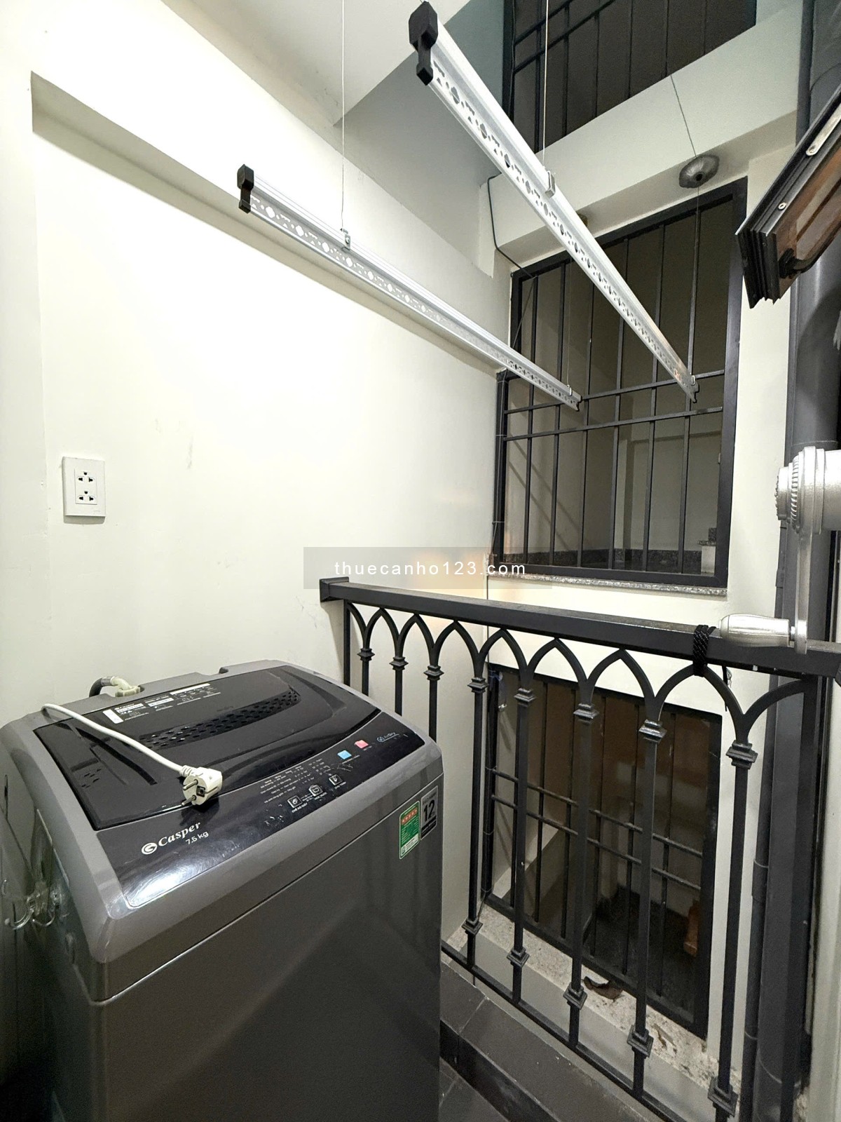 Cho thuê căn hộ Studio full nội thất máy giặt riêng – Ban công giếng trời – Tại Quận 10