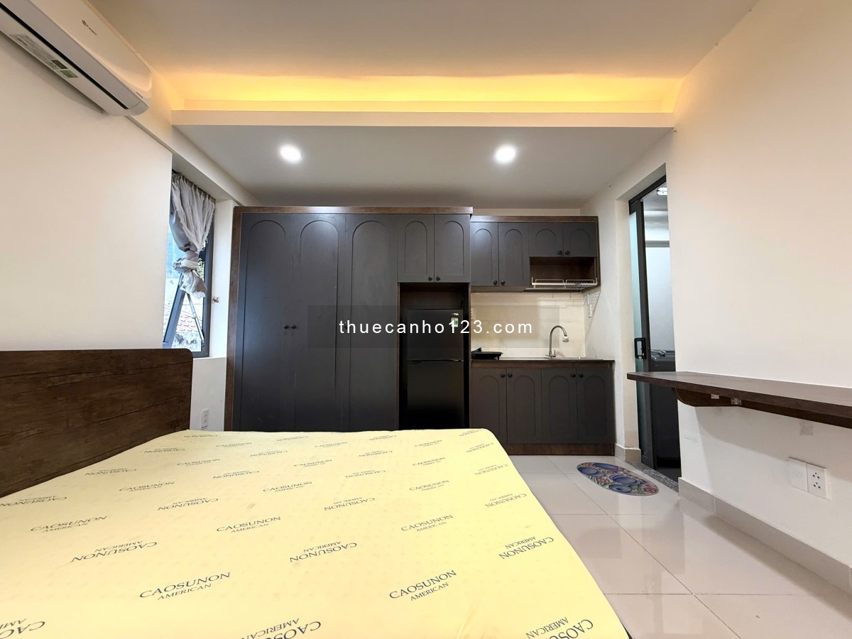 Cho thuê căn hộ Studio full nội thất máy giặt riêng – Ban công giếng trời – Tại Quận 10