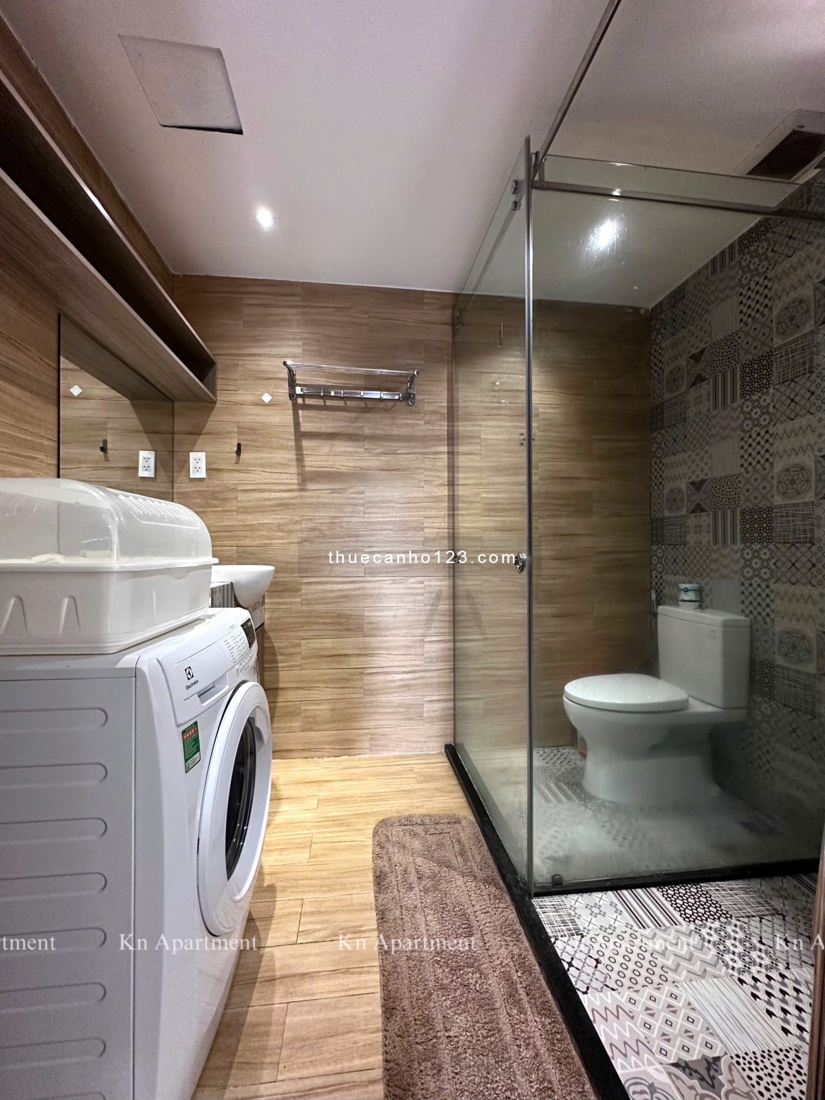 Căn hộ Luxury tách bếp, balcon/cửa sổ lớn, 40m², ngay công viên Lê Thị Riêng, CMT8 - Q3