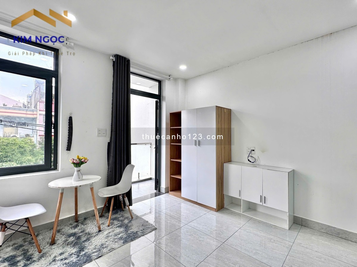 Căn hộ full nội thất có ban công - Gần Đại học Văn Hiến, thuận tiện di chuyển qua Quận 10, Quận 11