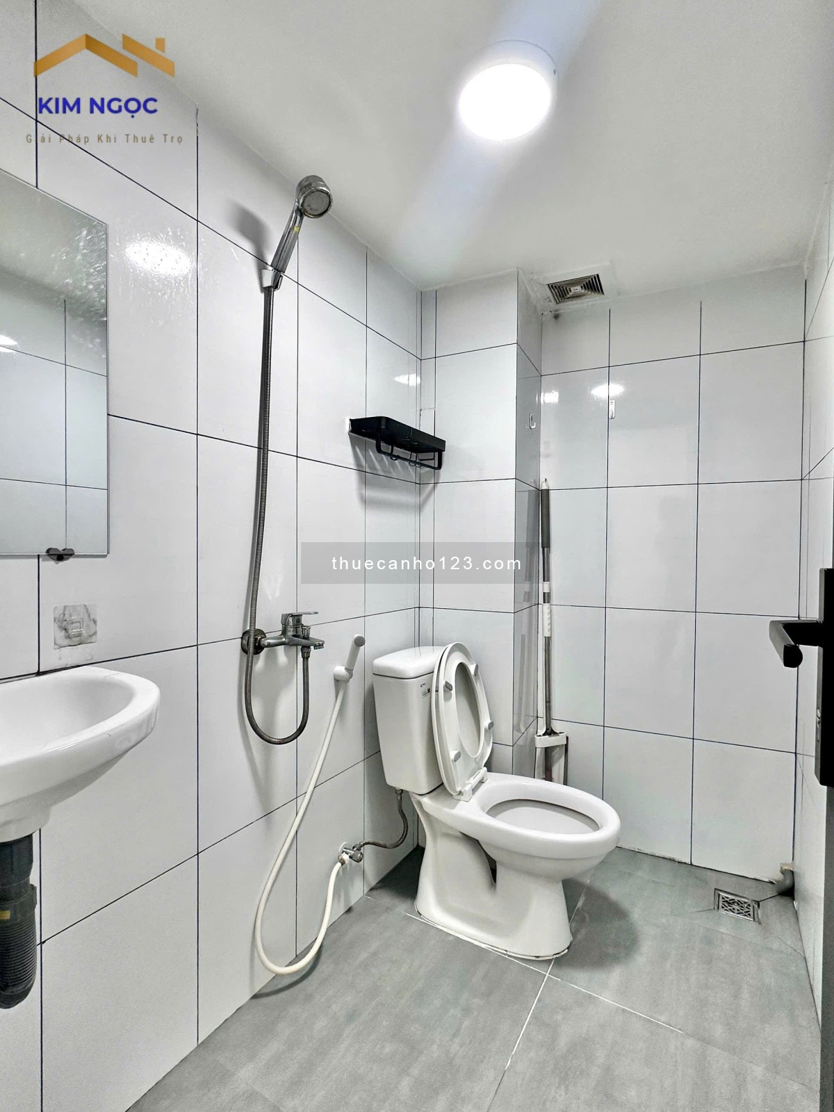 Căn hộ full nội thất có ban công - Gần Đại học Văn Hiến, thuận tiện di chuyển qua Quận 10, Quận 11