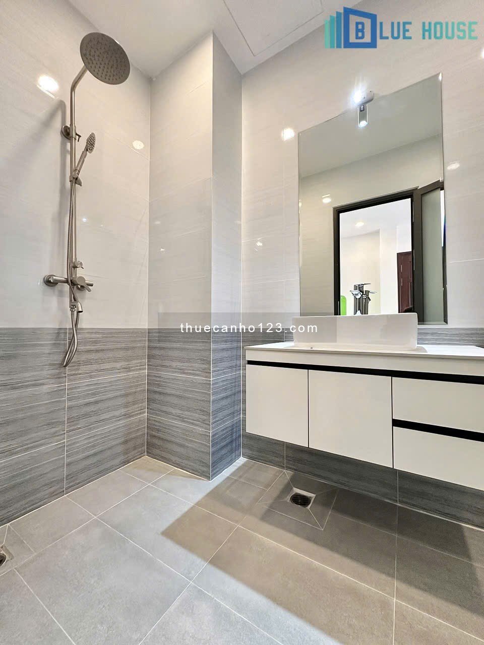 Studio full nội thất, cửa sổ lớn thoáng mát – gần sân bay Tân Sơn Nhất & CV Hoàng Văn Thụ