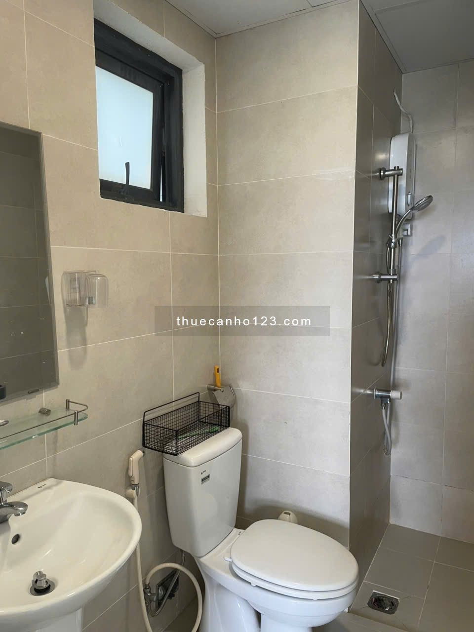 Chính chủ cần tìm người share căn hộ Saigon Intela 3PN 3WC, full nội thất từ 2tr đến 4.5tr