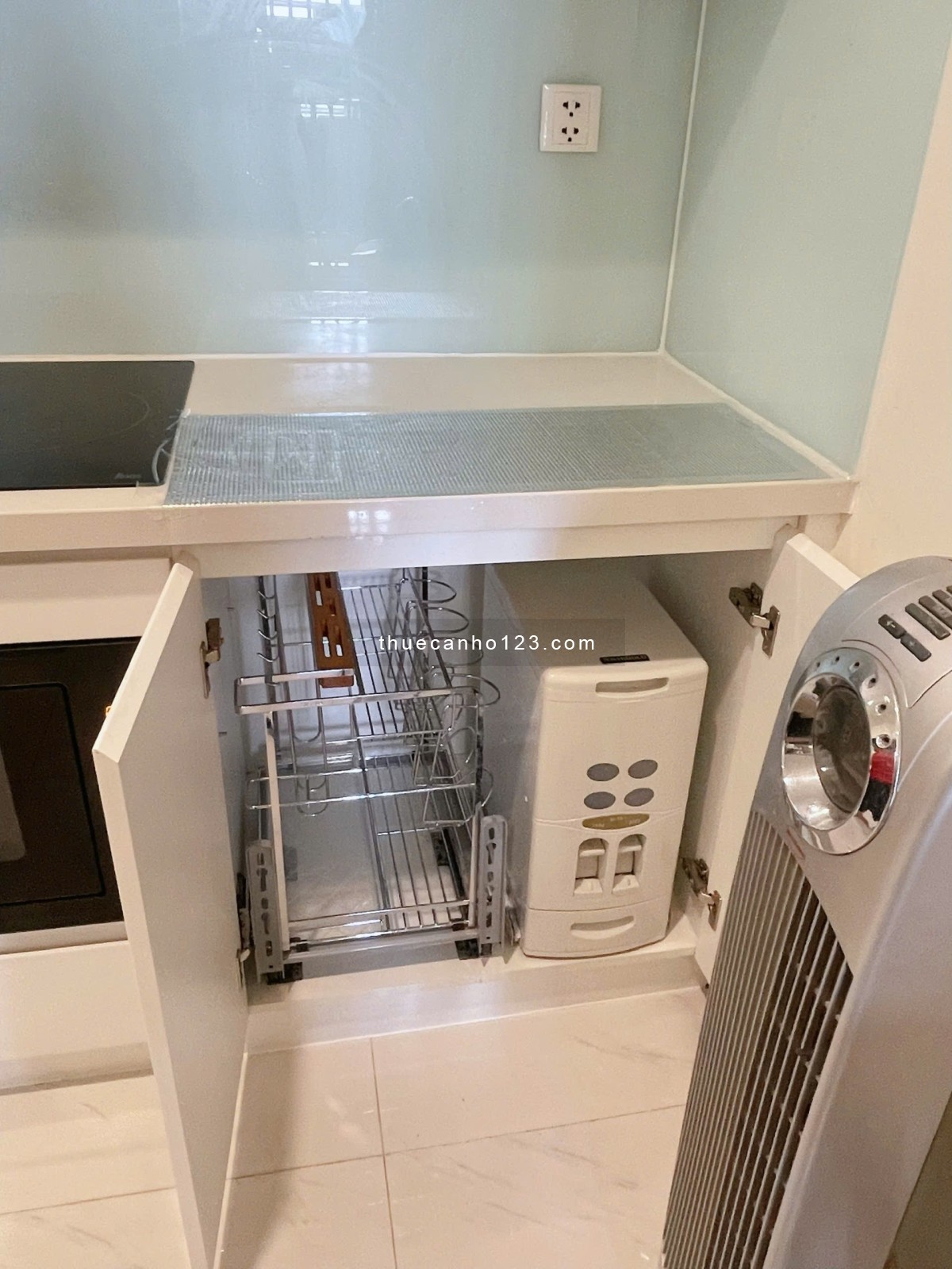 Cần cho thuê gấp căn hộ 2Pn view sông 91m2 giâ chỉ 25 triệu tại Vinhomes Central Park