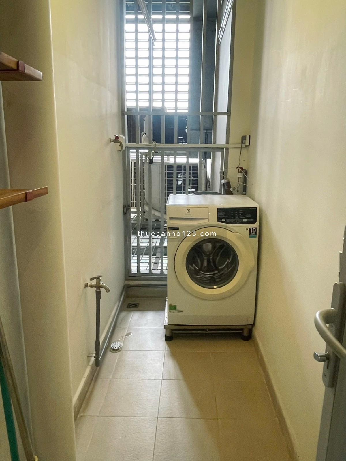 Cần cho thuê gấp căn hộ 2Pn view sông 91m2 giâ chỉ 25 triệu tại Vinhomes Central Park