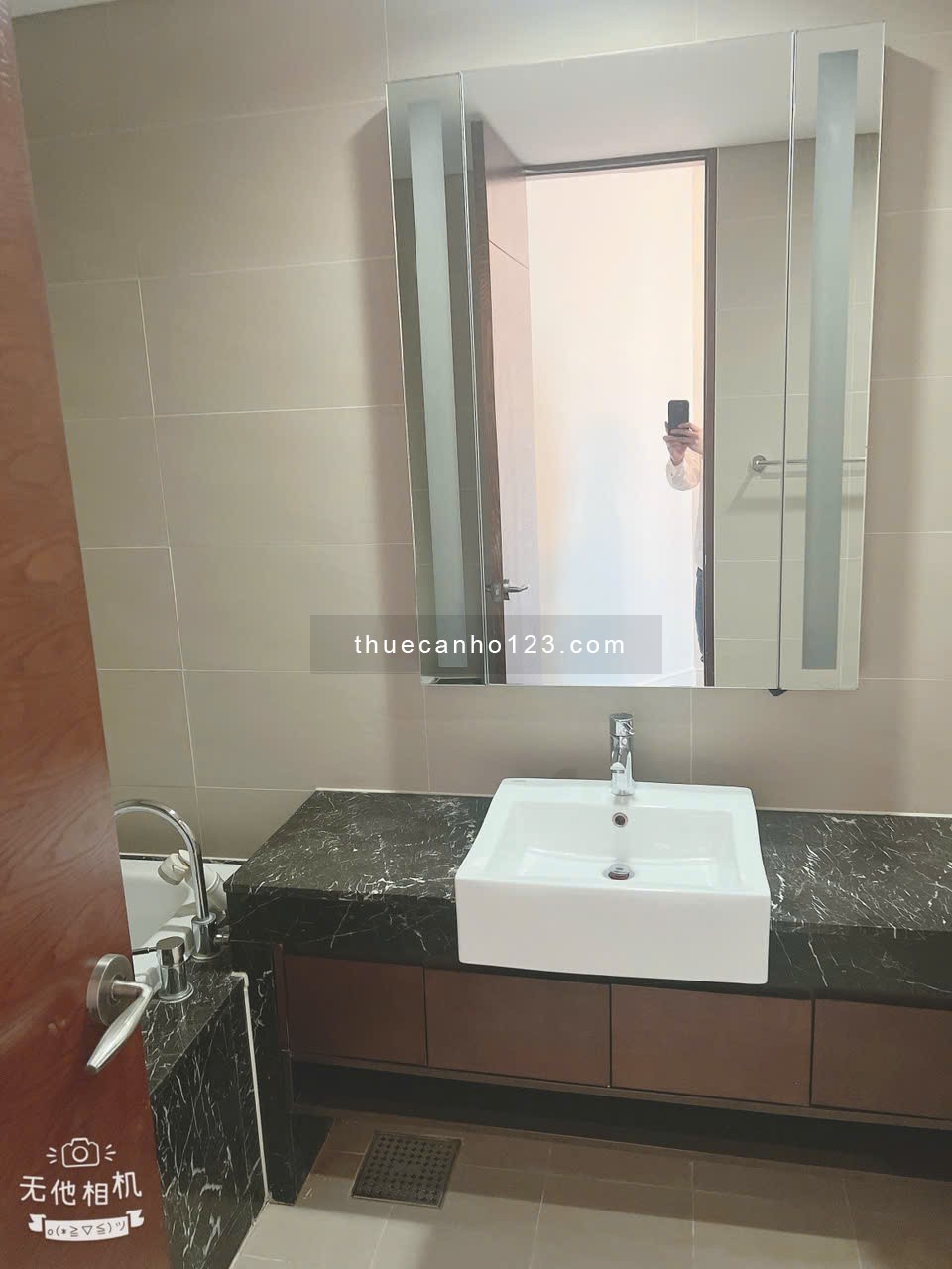 Cho thuê căn hộ cao cấp 4 phòng ngủ tại Keangnam Hanoi Landmark Tower (Landmark 72)