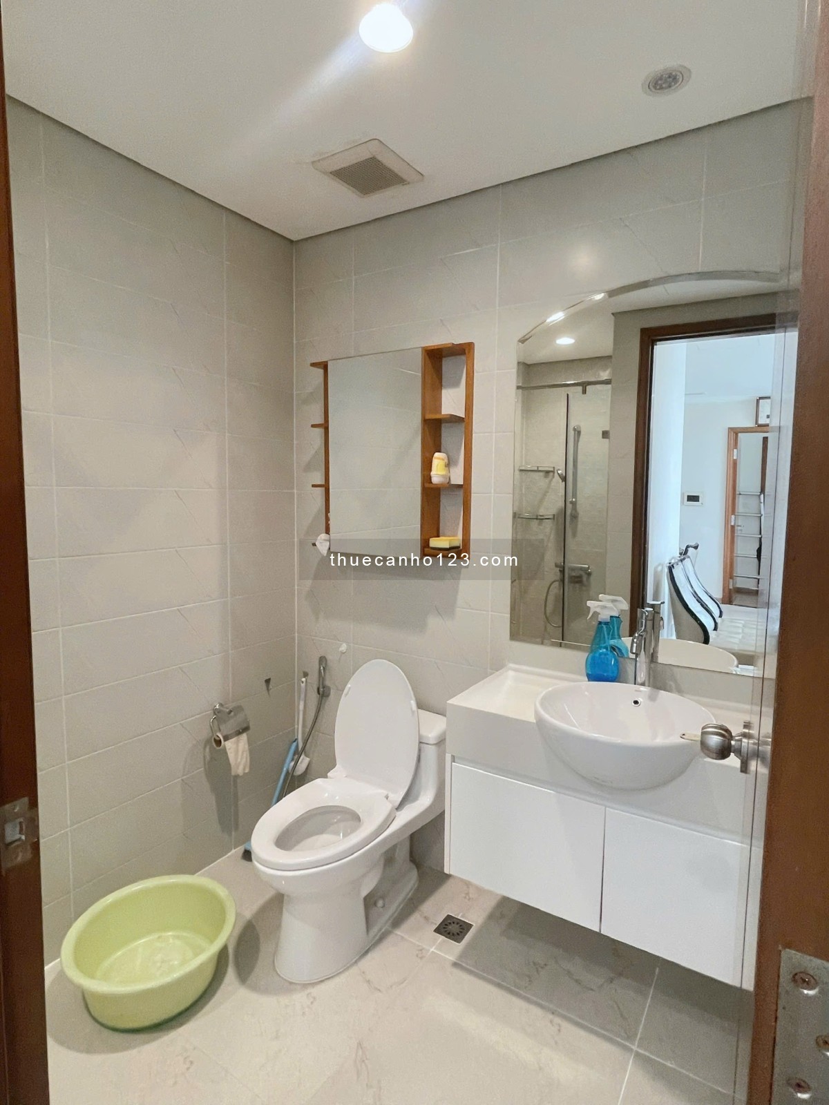 Cần cho thuê gấp căn hộ 2Pn view sông 91m2 giâ chỉ 25 triệu tại Vinhomes Central Park