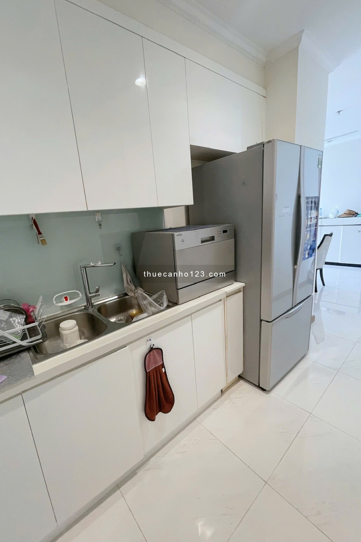 Cần cho thuê gấp căn hộ 2Pn view sông 91m2 giâ chỉ 25 triệu tại Vinhomes Central Park