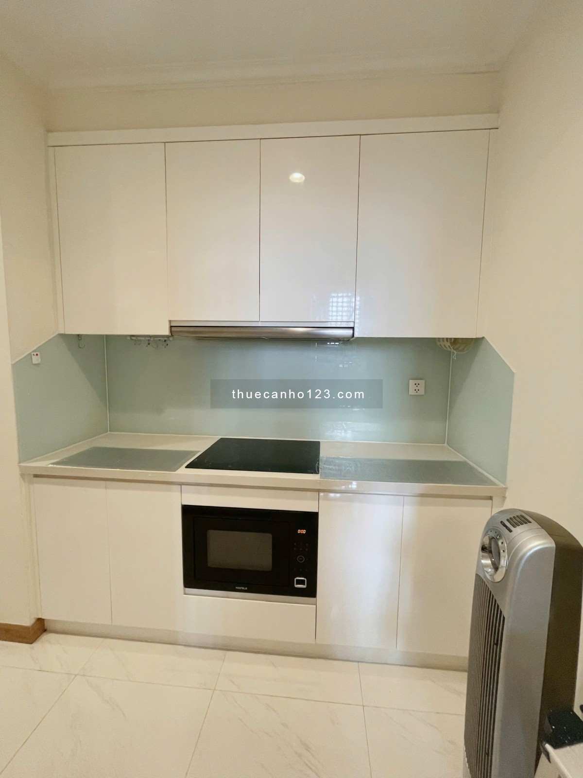 Cần cho thuê gấp căn hộ 2Pn view sông 91m2 giâ chỉ 25 triệu tại Vinhomes Central Park