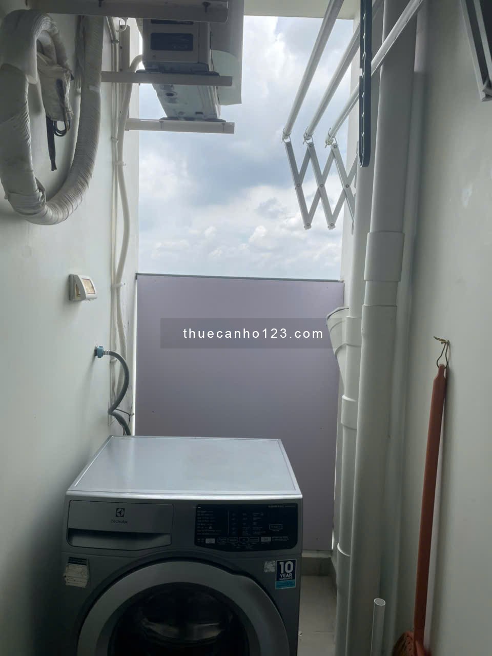 Chính chủ cần tìm người share căn hộ Saigon Intela 3PN 3WC, full nội thất từ 2tr đến 4.5tr