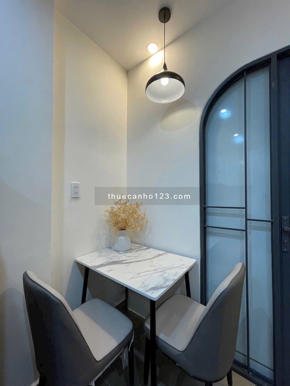 Cho thuê căn hộ 1pn full nội thất tách bếp gần Ngã Tư Hàng Xanh