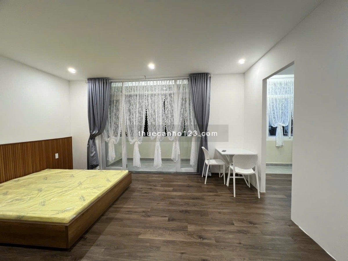 Cho thuê căn hộ dịch vụ 1 phòng ngủ ban công Quận 7