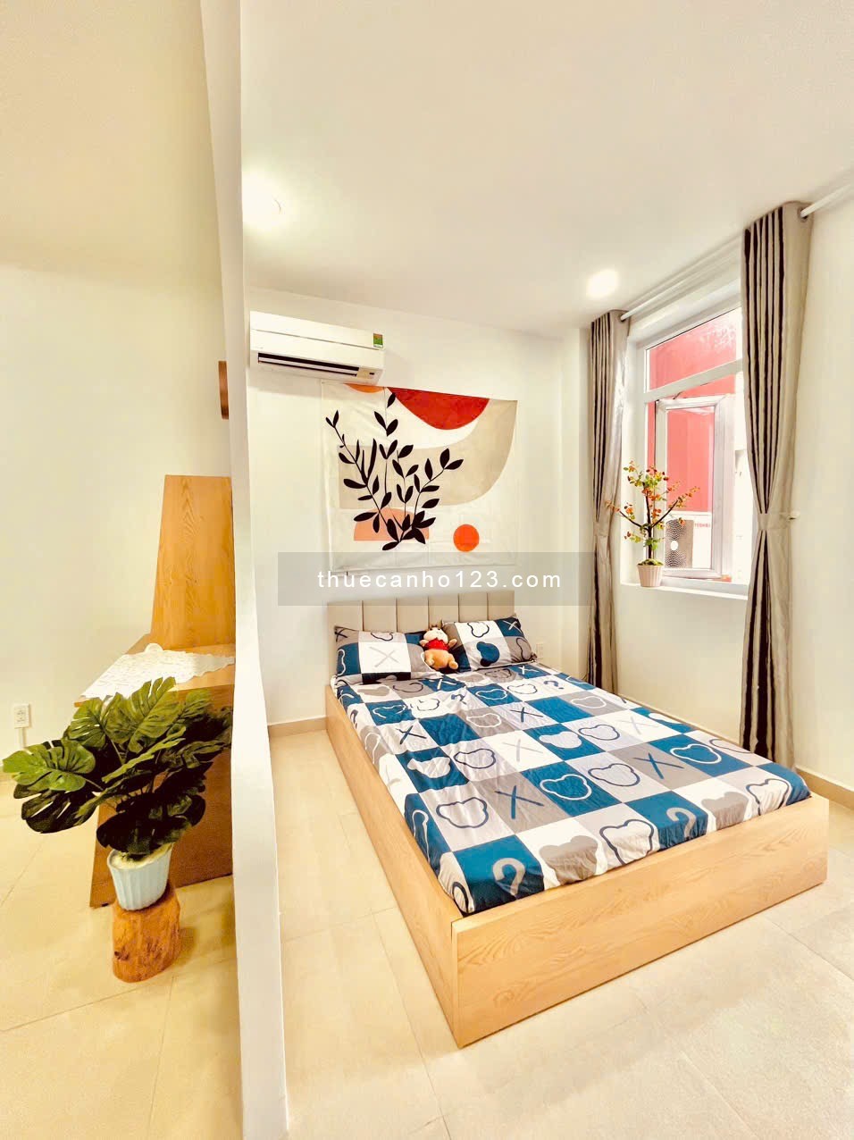 CHDV ban công 1 phòng ngủ full nội thất, giáp ngay Cầu Kiệu, giáp Quận 1