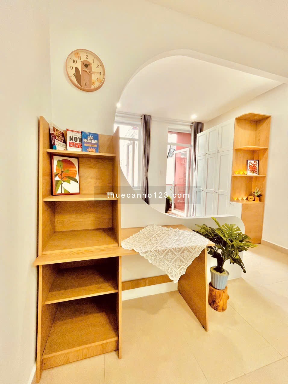 CHDV ban công 1 phòng ngủ full nội thất, giáp ngay Cầu Kiệu, giáp Quận 1