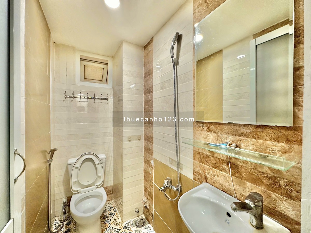 CHDV ban công 1 phòng ngủ full nội thất, giáp ngay Cầu Kiệu, giáp Quận 1