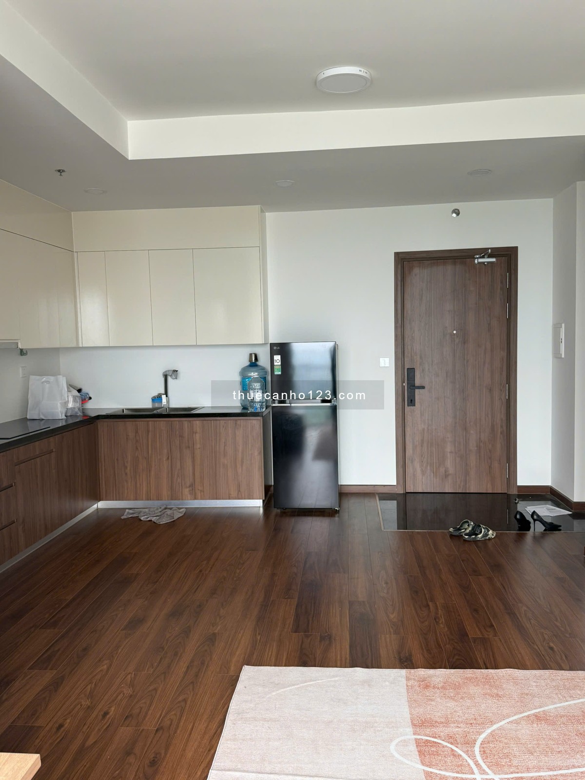 Cho thuê 2PN 2WC, Akari GĐ 2 nhà mới chưa qua sử dụng xem nhà thực tế