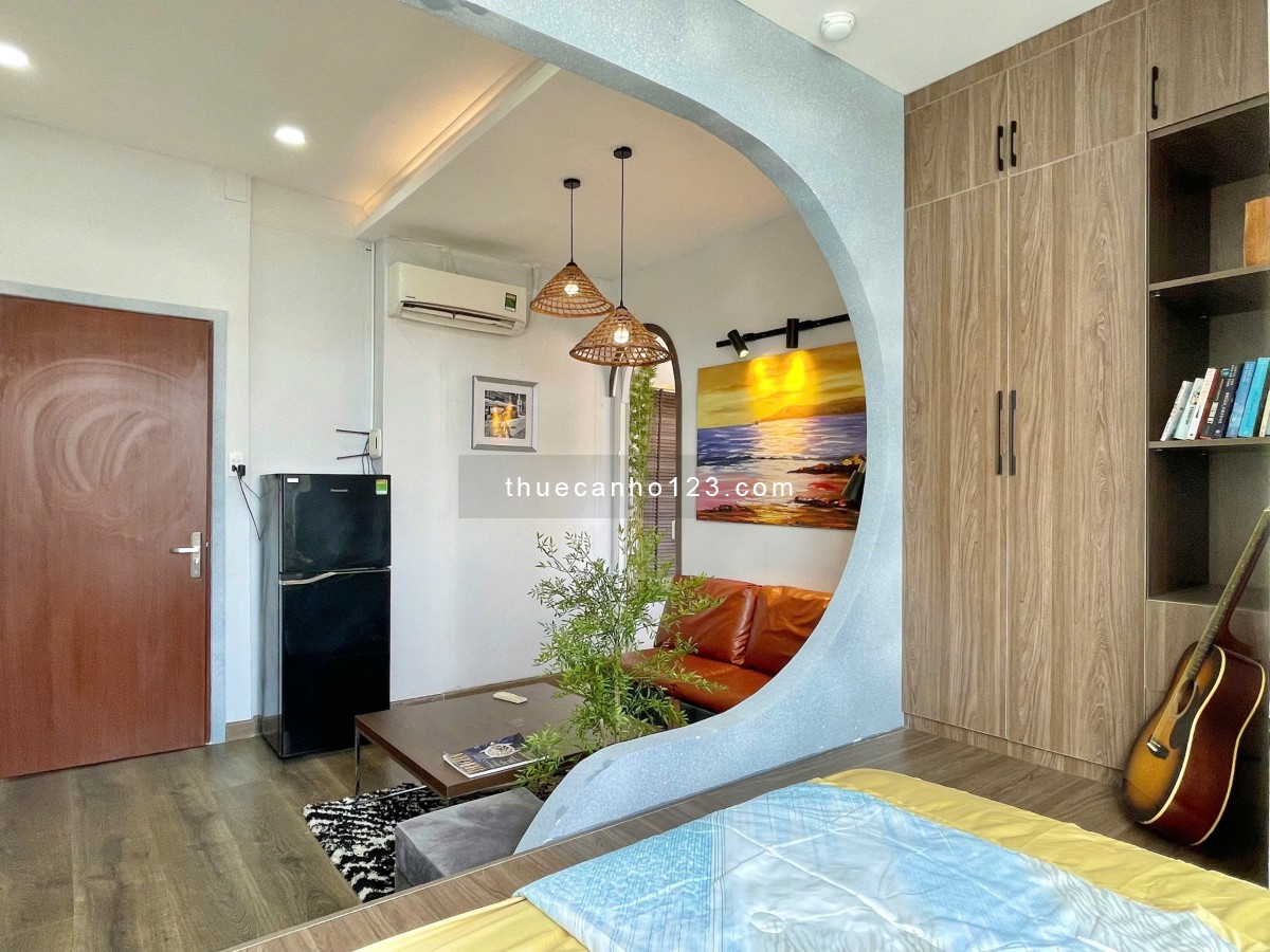 Cho thuê căn hộ Bình Thạnh cao cấp, penthouse sân vườn 60m², thang máy, có giặt riêng, ngay cầu Thị