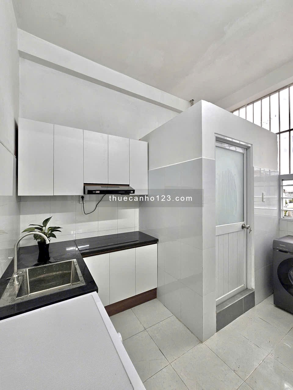 Cho thuê căn hộ Studio tách bếp gần đường 3/2, hẻm xe hơi - full nội thất mới 100% - Quận 10