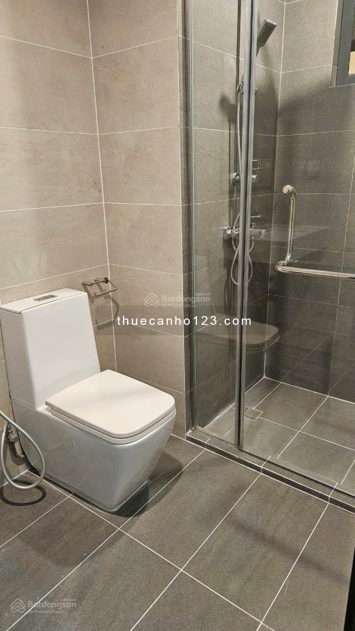 Cho thuê căn 2PN nội thất cơ bản One Verandah giá tốt