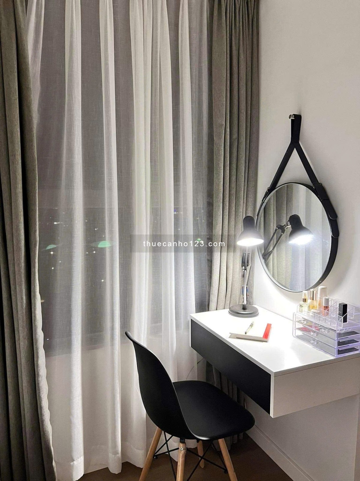 Chung cư Satra, Phan Đăng Lưu, P7, PN: 145m2, 3PN, 2WC, Nội thất, 22tr/th