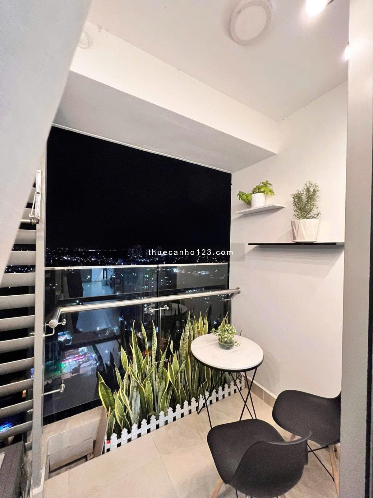 Chung cư Satra, Phan Đăng Lưu, P7, PN: 145m2, 3PN, 2WC, Nội thất, 22tr/th