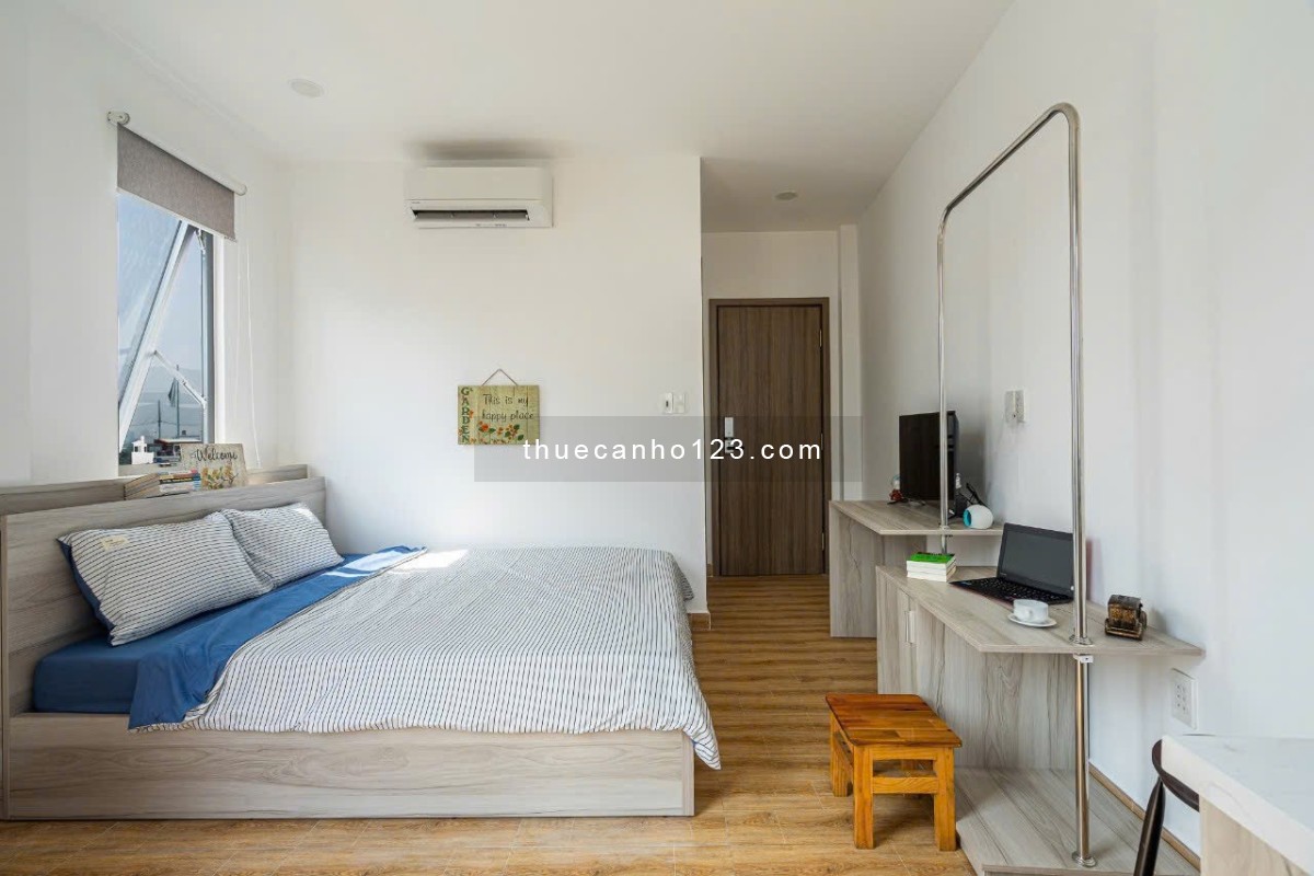 Cho Thuê Căn Hộ Ban Công Sát Đại Học Luật Và Đại Học Nguyễn Tất Thành Full Nội Thất Mới