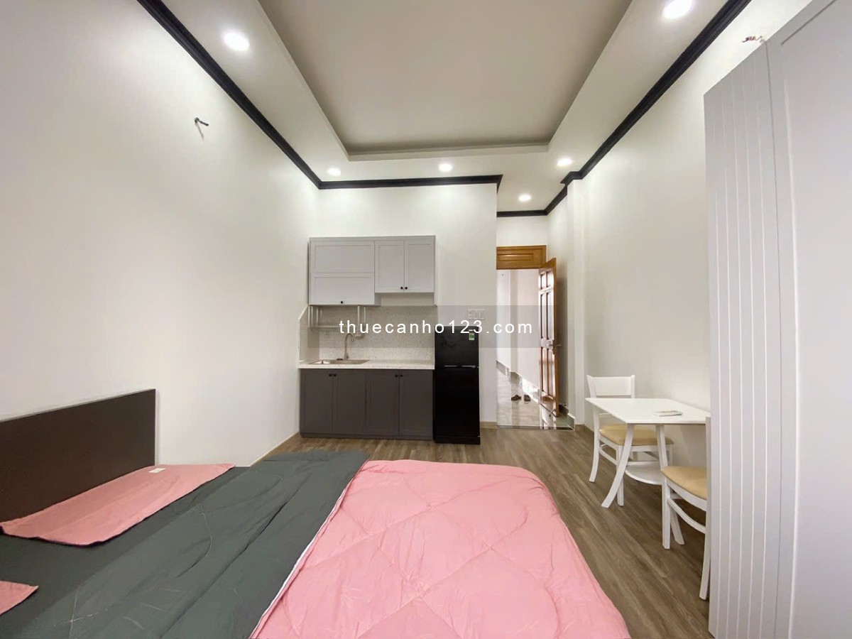 Căn hộ cửa sổ thoáng mát – fFull nội thất, ngay trung tâm Tân Bình