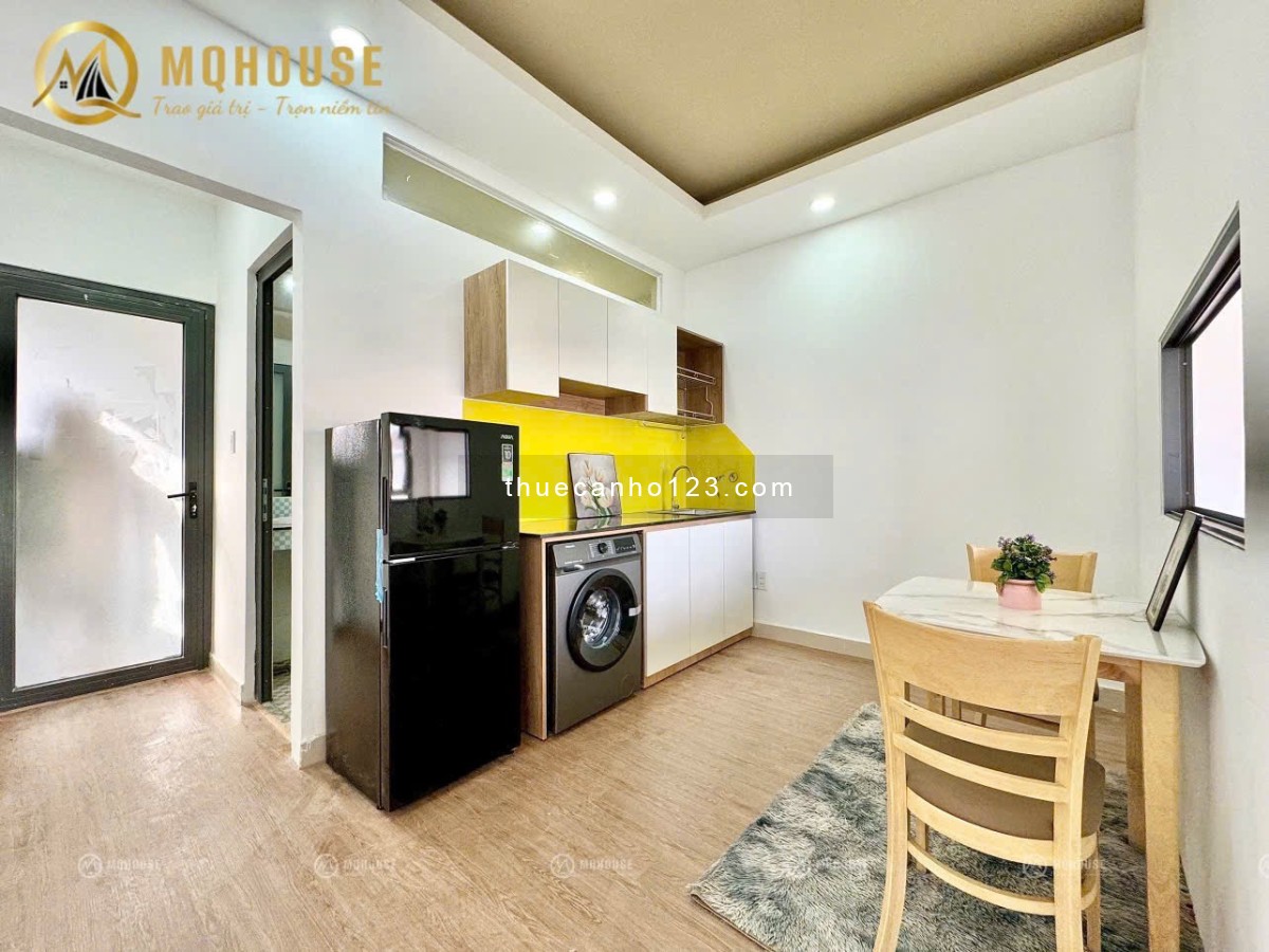 Cho thuê căn hộ 1PN có cửa sổ to toàn view gần Đầm Sen, Tân Phú