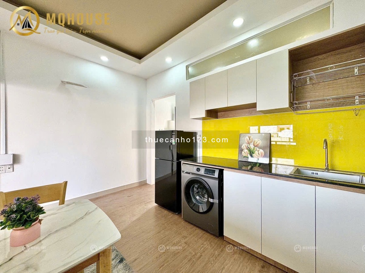 Cho thuê căn hộ 1PN có cửa sổ to toàn view gần Đầm Sen, Tân Phú