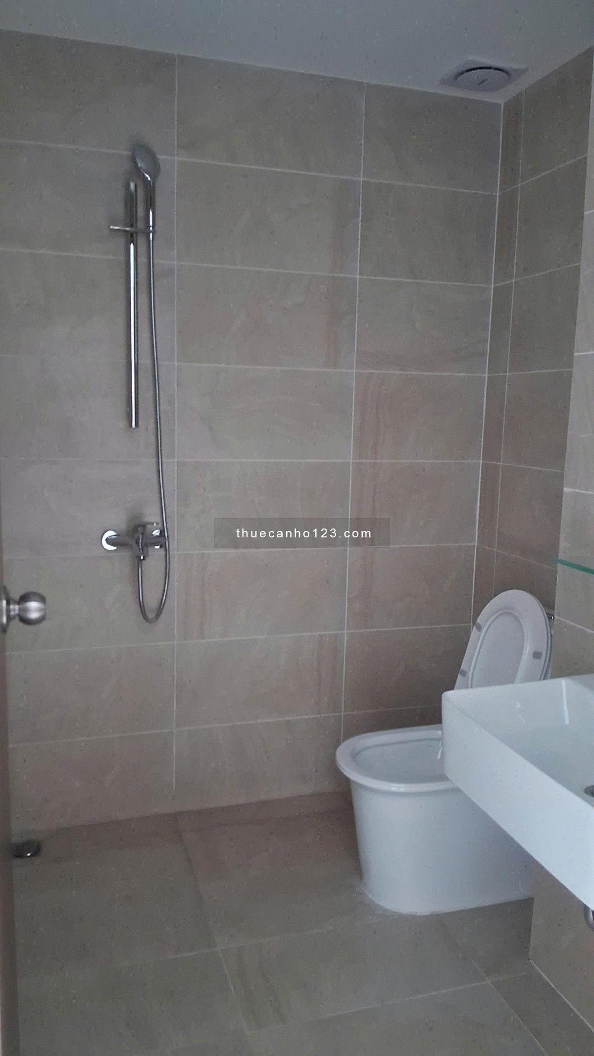 Cho Thuê Căn hộ Studio 40m2 giá nhà trống: 4tr - Full Nội thất 5tr