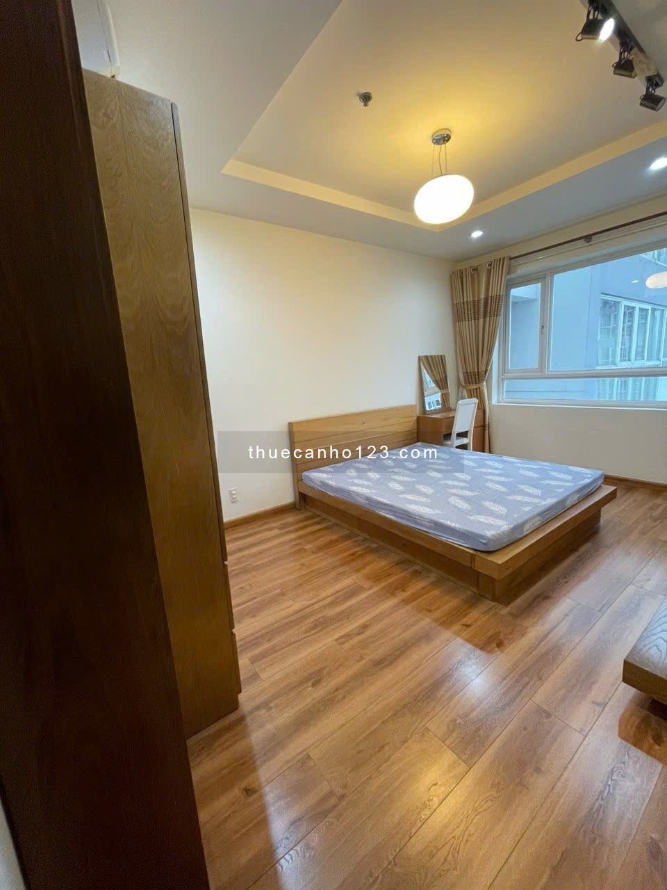 Căn hộ chung cư Ruby, Tân Bình: 2p ngủ, có nội thất, giá 10,5tr/th