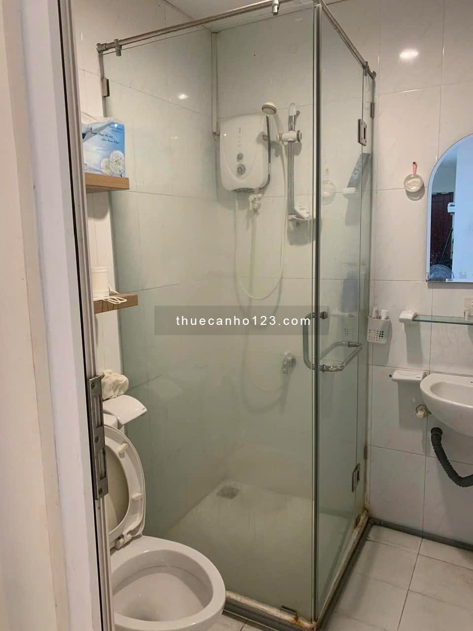 Chung cư Đặng văn Ngữ, Phú Nhuận: Căn góc 2p ngủ, nội thất, 12tr