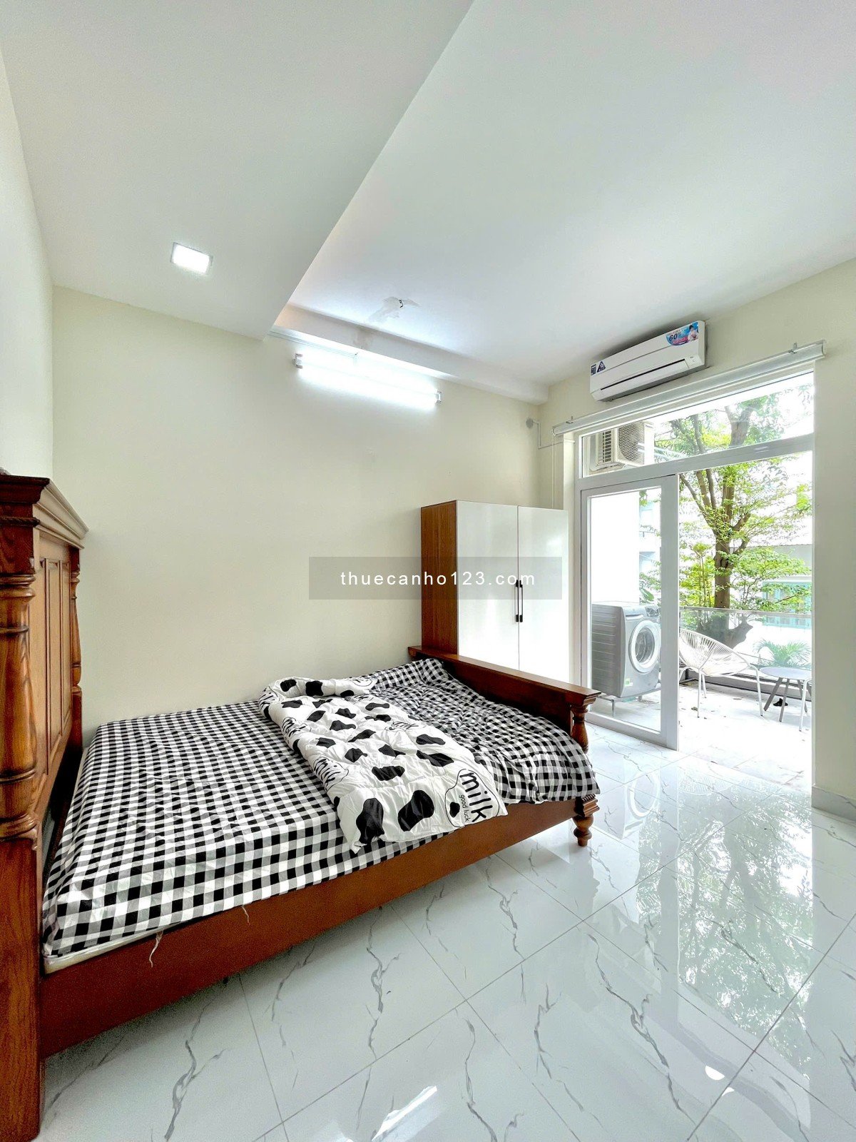 Studio ban công rộng rãi, full nội thất – gần sân bay Tân Sơn Nhất & CV Hoàng Văn Thụ