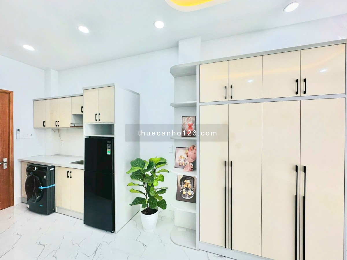 Căn hộ Ban công - Cửa sổ Thoáng Full NT 45m2 Máy giặt riêng tại Phùng Văn Cung, Phú Nhuận gần Q1, Q3